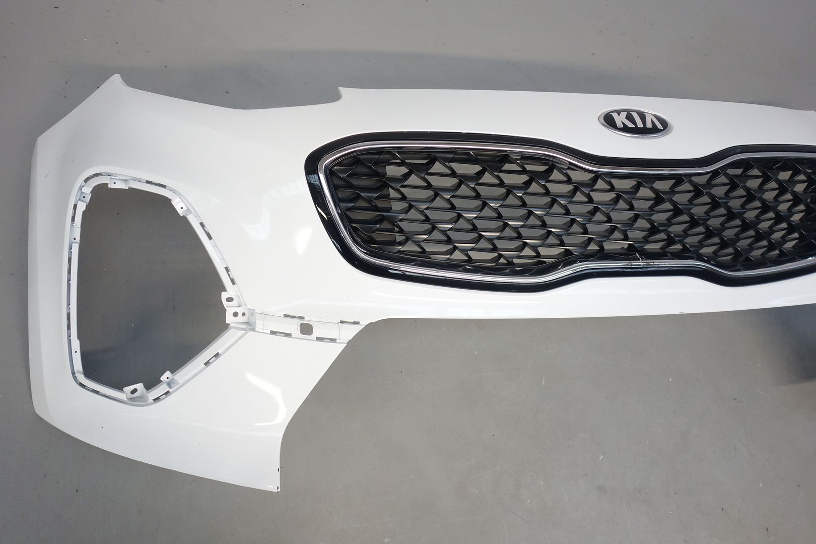 Genuine Kia Sportage Onwards Door Suv Front Bumper P N